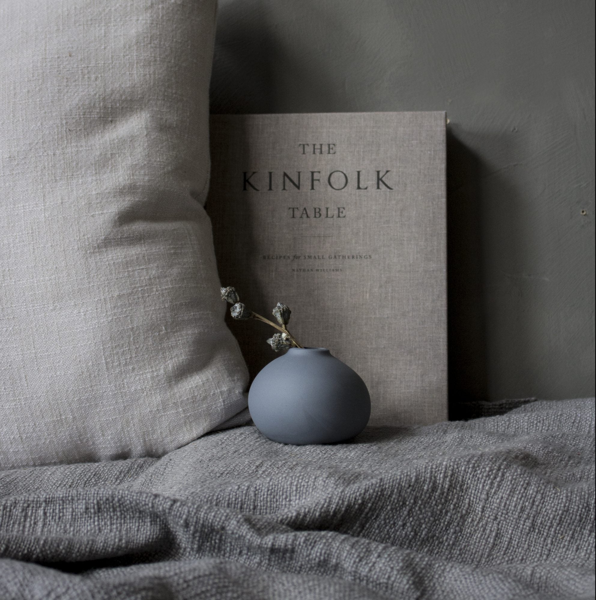 Väike sinine vaas Källa