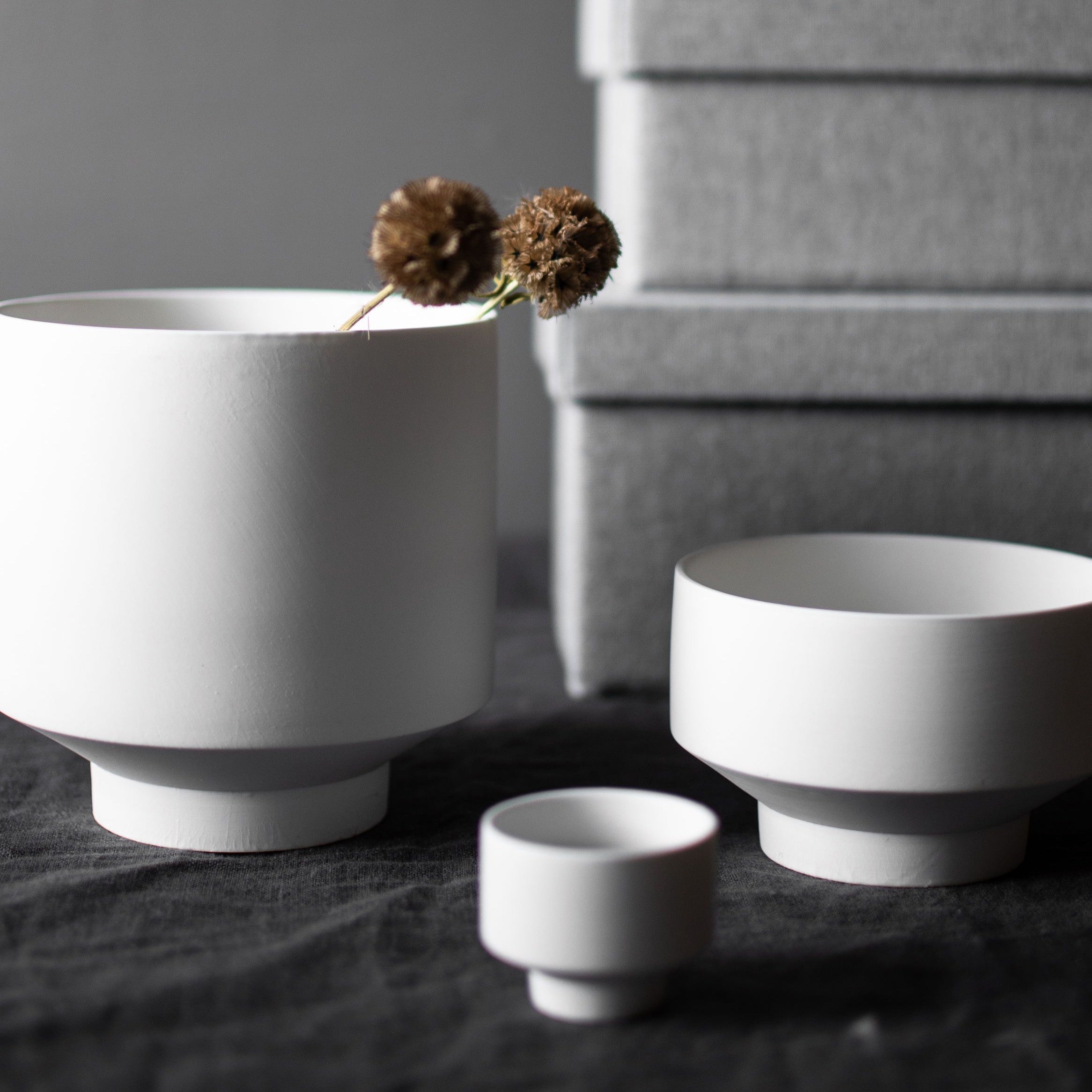 Valge lillepott Kiaby