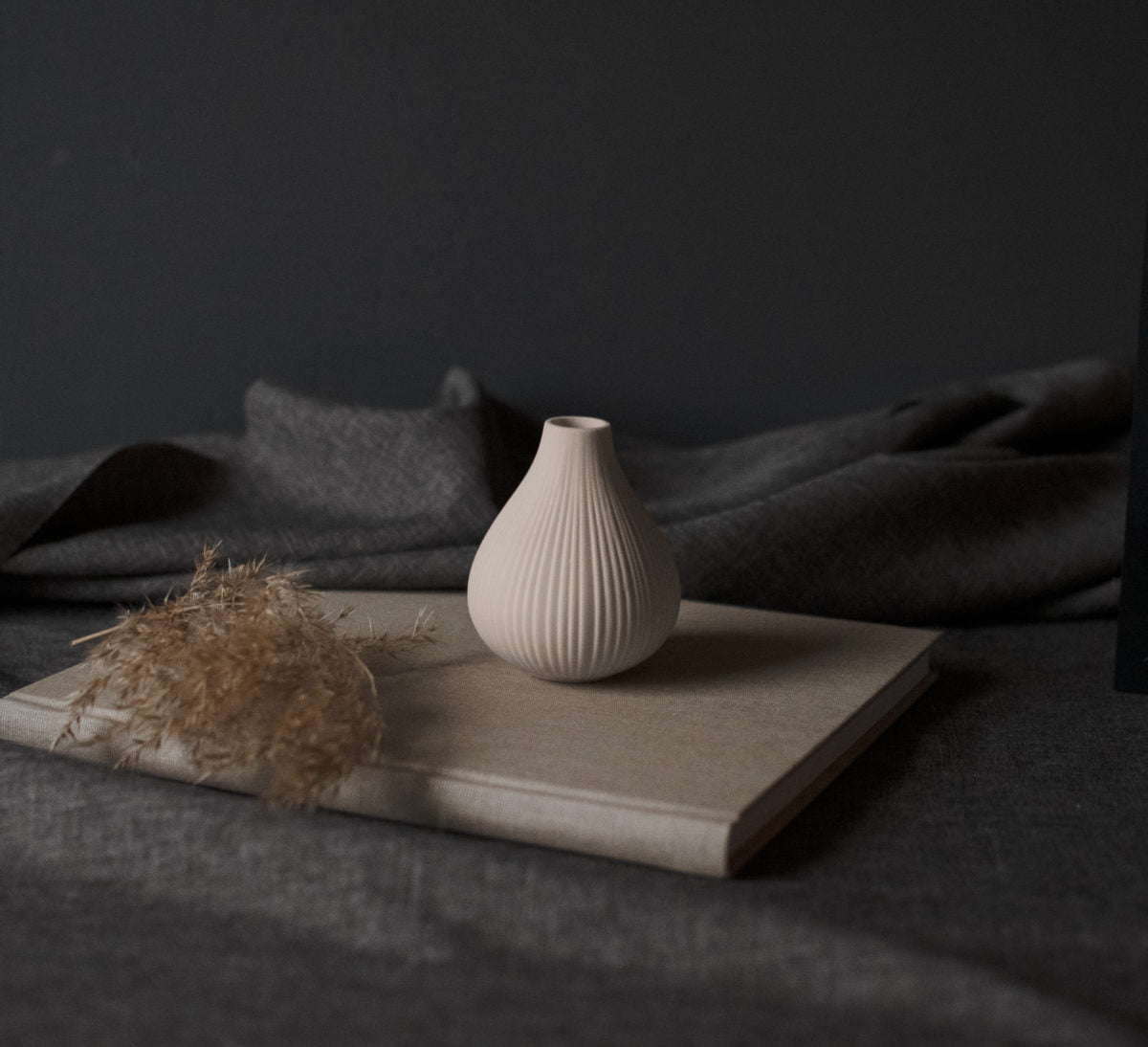 Beež väike vaas Ekenäs