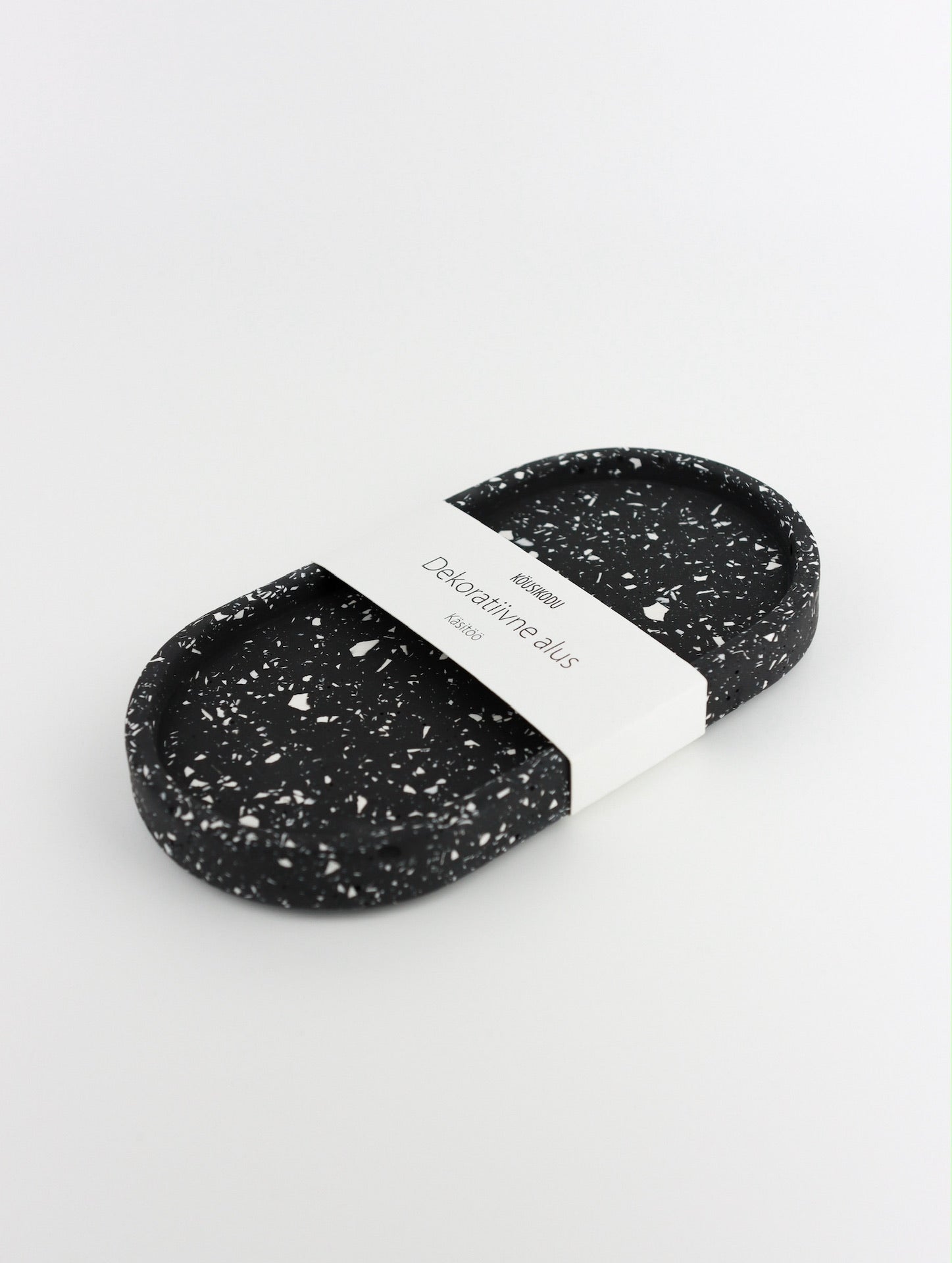 Dekoratiivne alus Must terrazzo