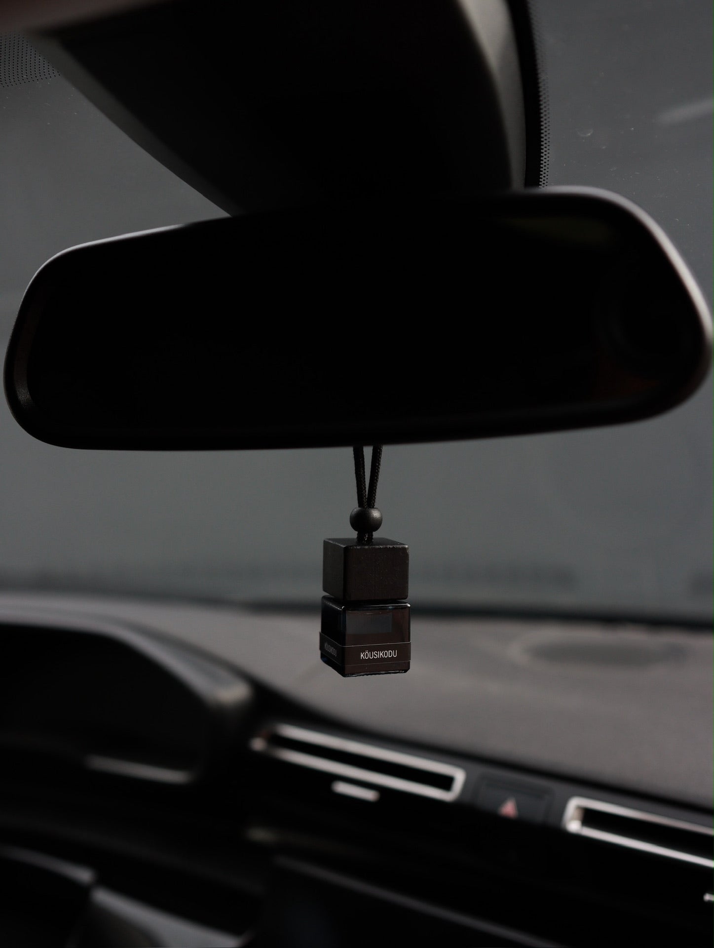 Autolõhnastaja Must kirss