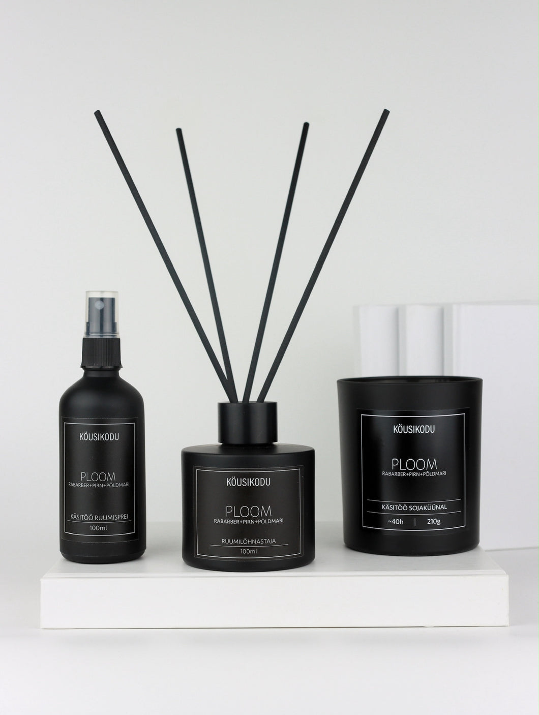 Kodulõhnastaja+küünal+sprei komplekt Ploom