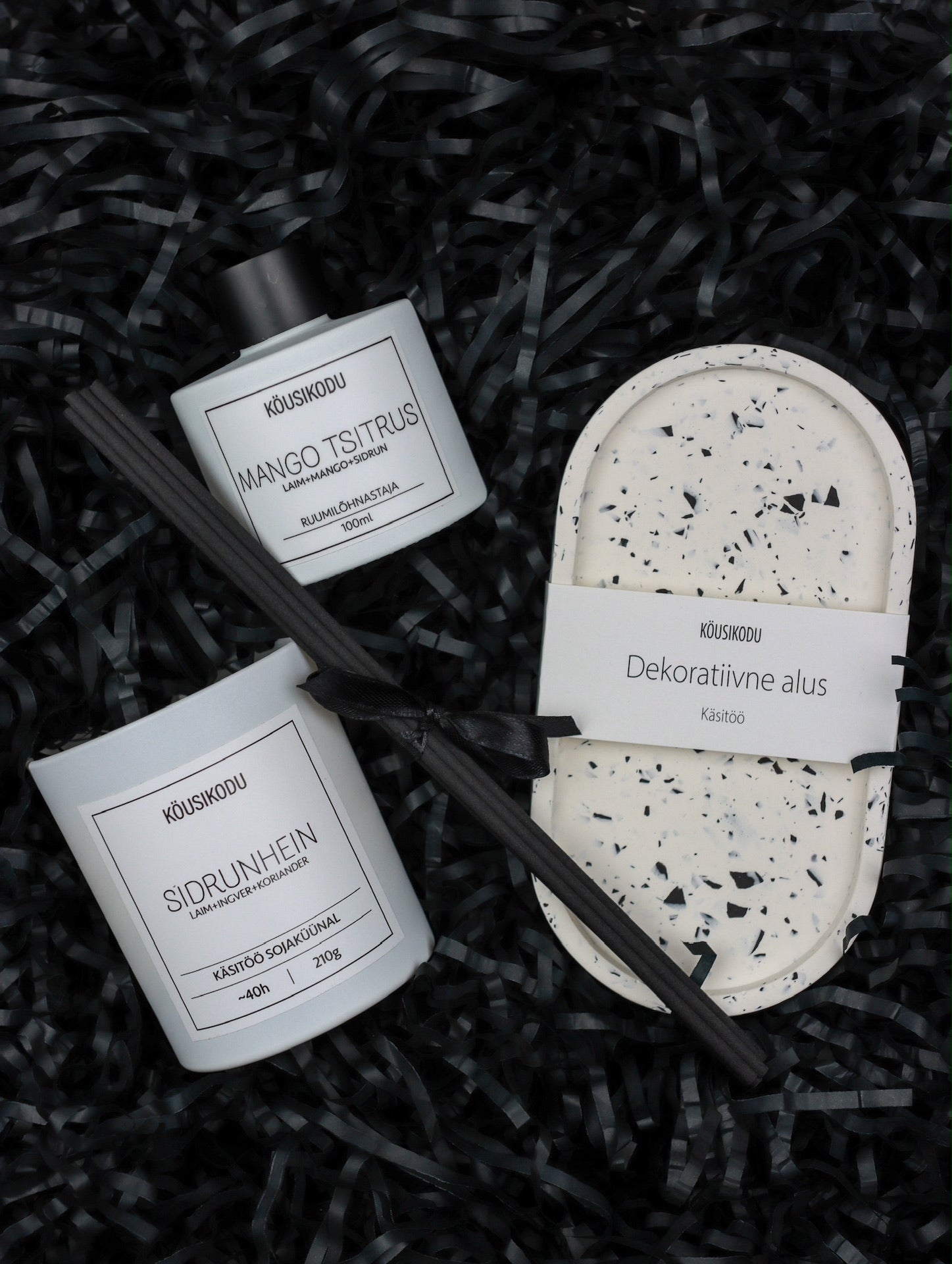 Kinkekomplekt VALGE alusega