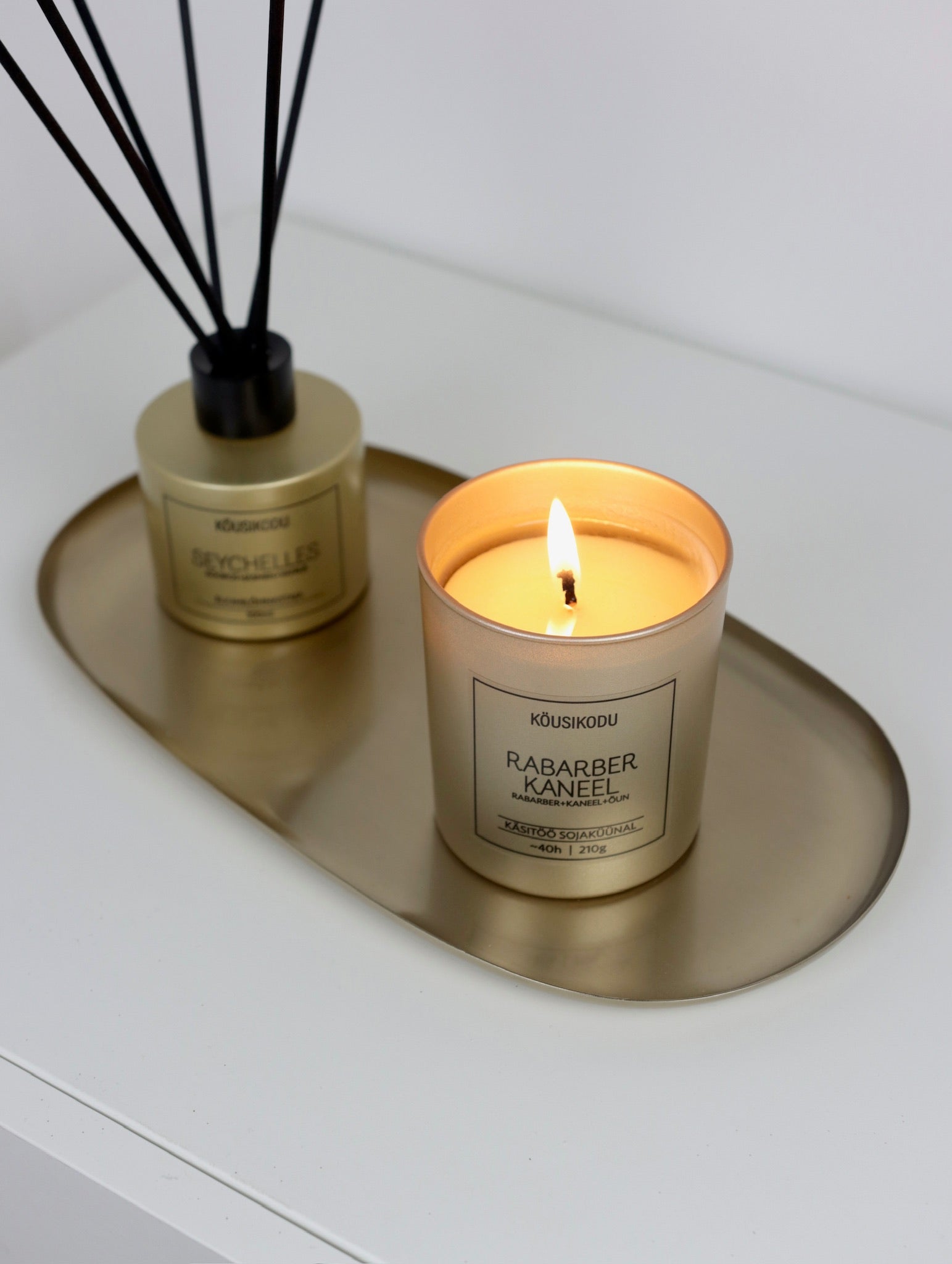 Kinkekomplekt kuldne sojaküünal+ruumilõhnastaja
