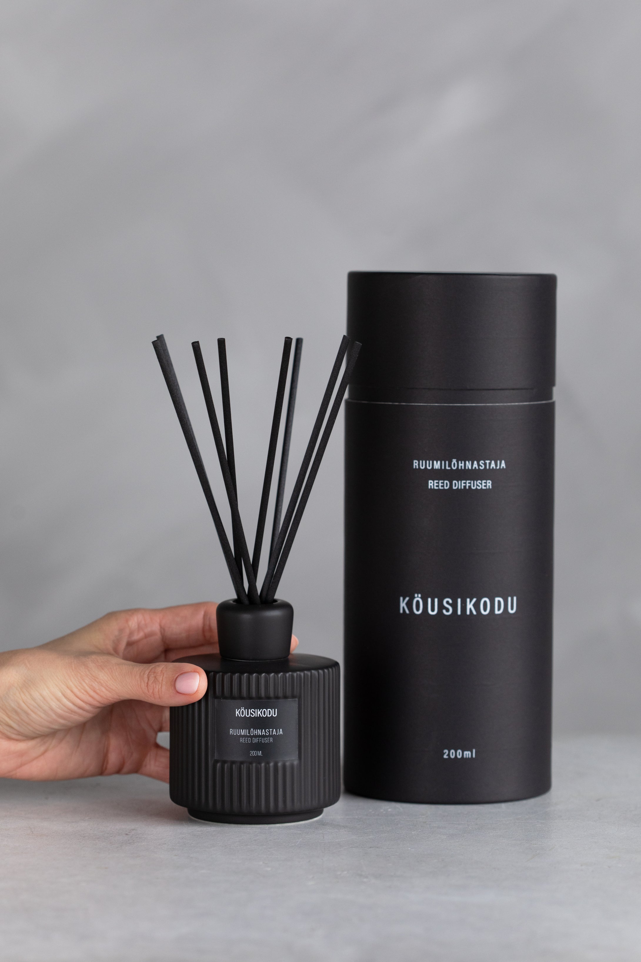Keraamiline ruumilõhnastaja 200 ml Must