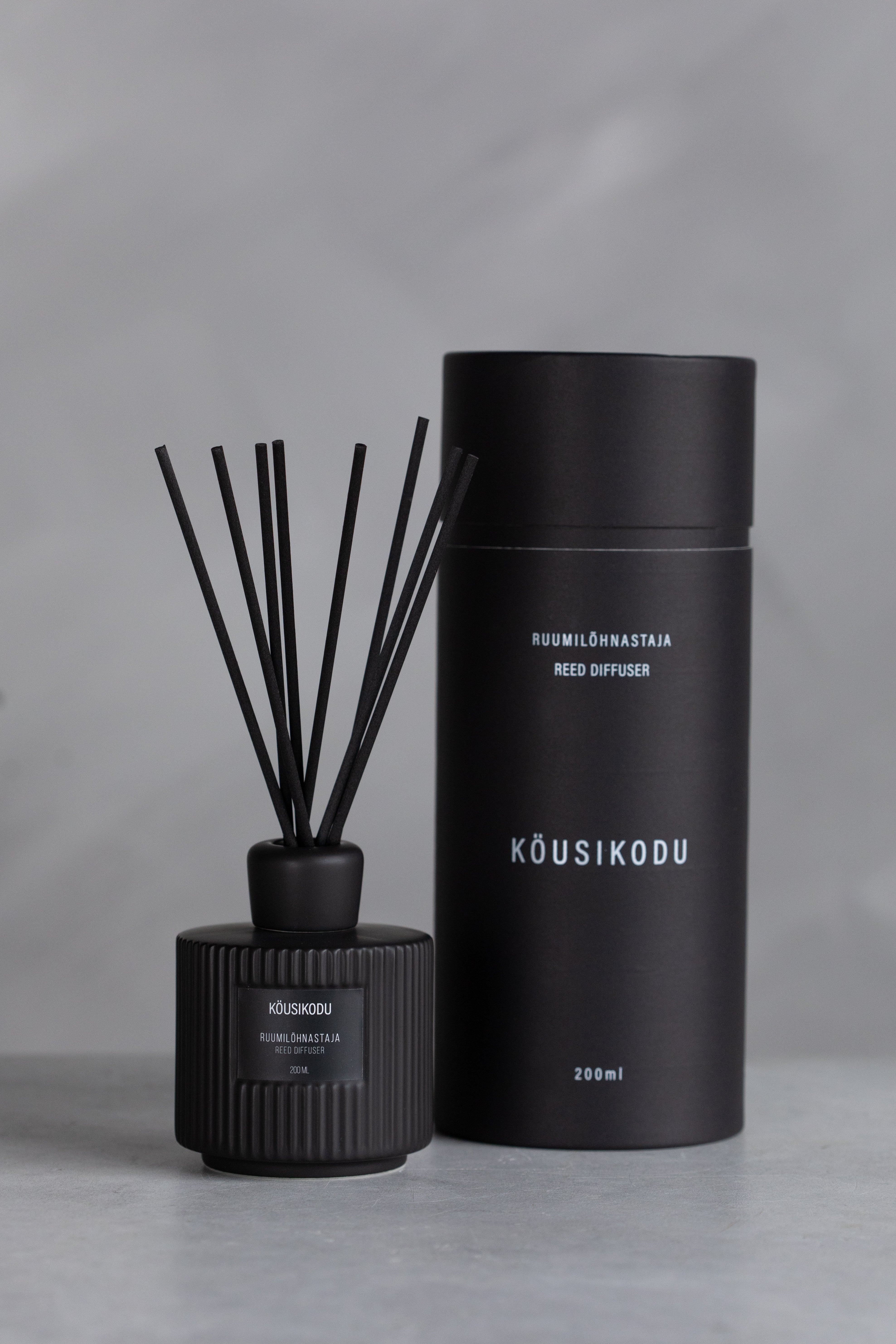 Keraamiline ruumilõhnastaja 200 ml Must